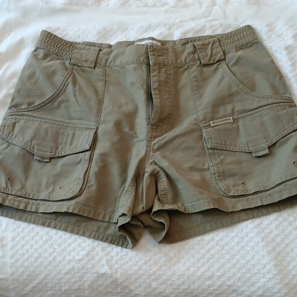 Women's Khaki Cargo Shorts